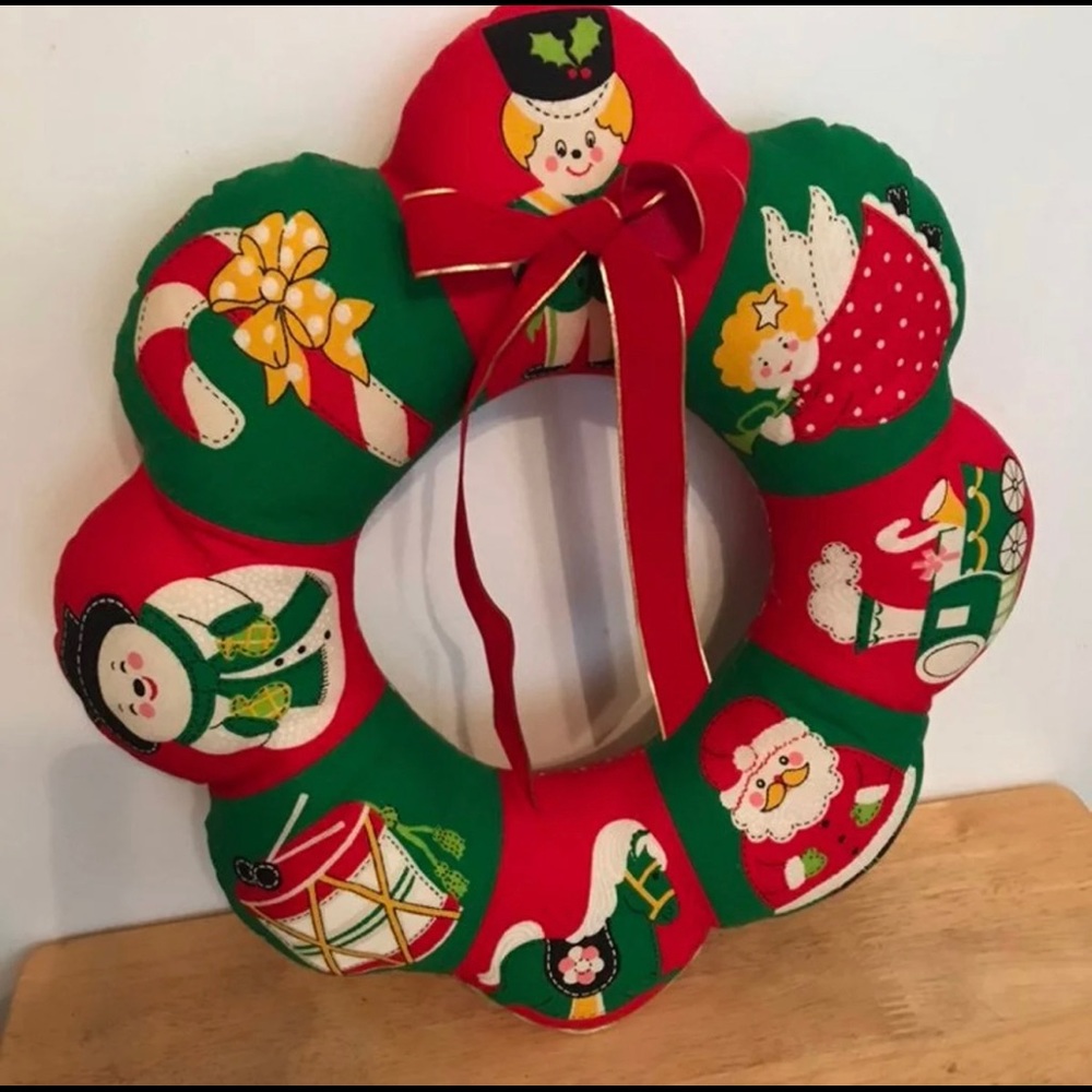 Vintage Cloth Hand Sewn Christmas Wreath 1970s Holiday Decor